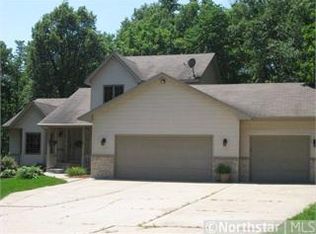 26202 Hale Ct, Wyoming, MN 55092