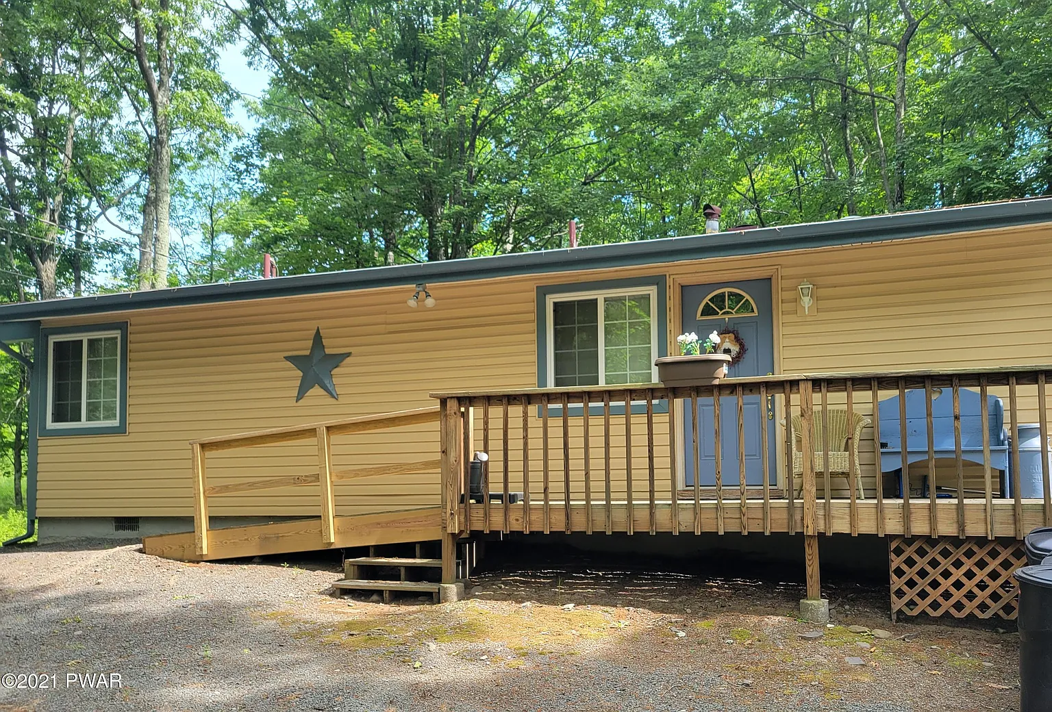 206 Lincoln Dr photo 1
