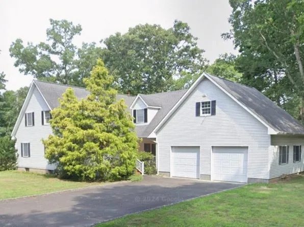 115 Hammond Lane, Centereach, NY 11720