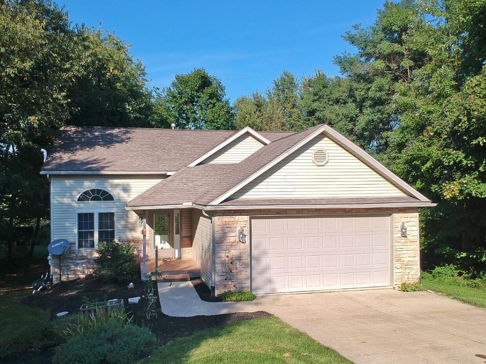 1st image of 70 Queenway Ct