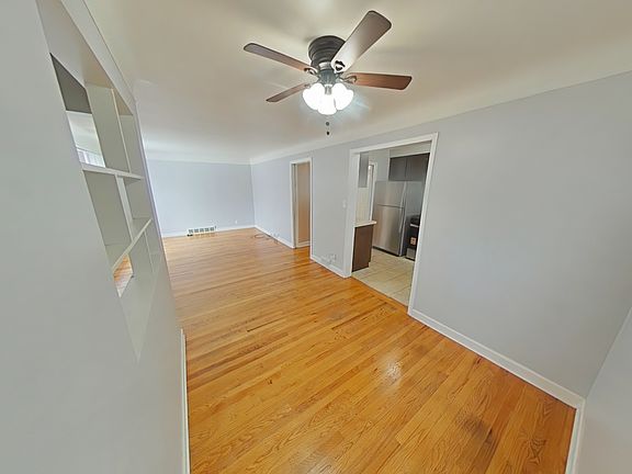 3rd image of 17404 Lowell St