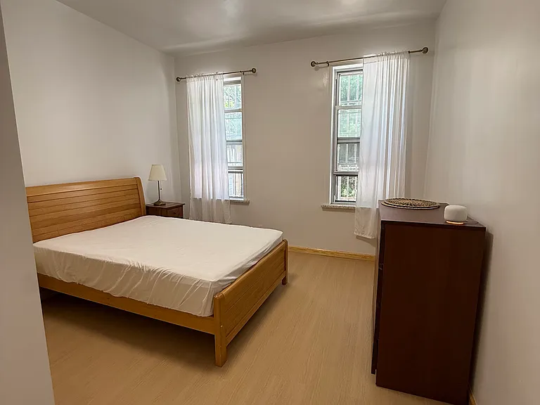 42 Clara St #2 — Photo 5
