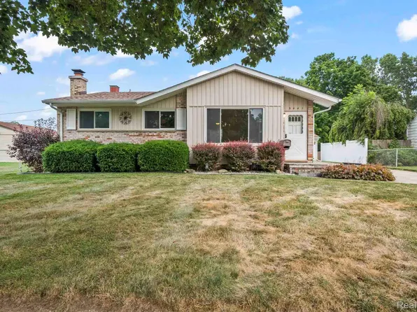 5441 Seymour Rd, Swartz Creek, MI 48473