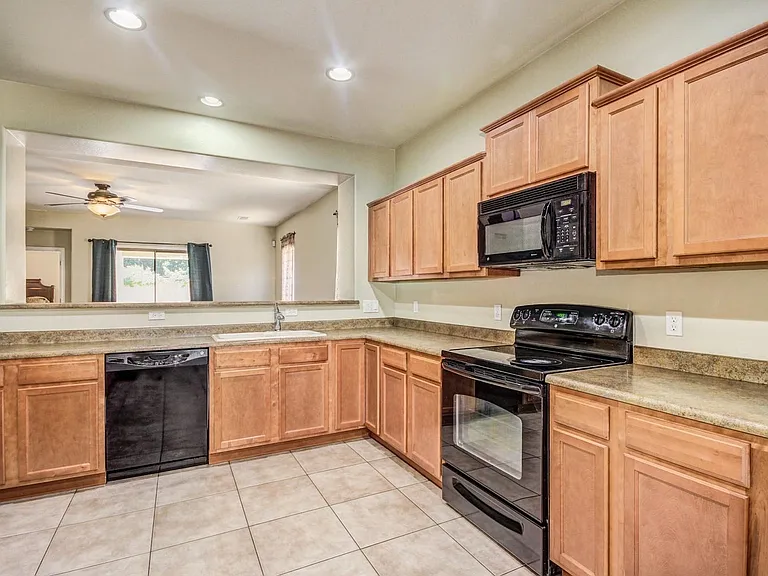 18113 W Townley Ave — Photo 8