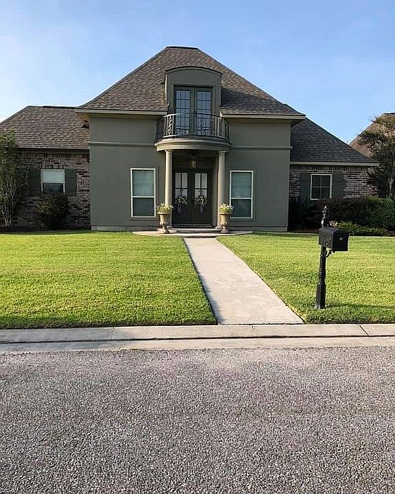 Custom House For Sale in Gei