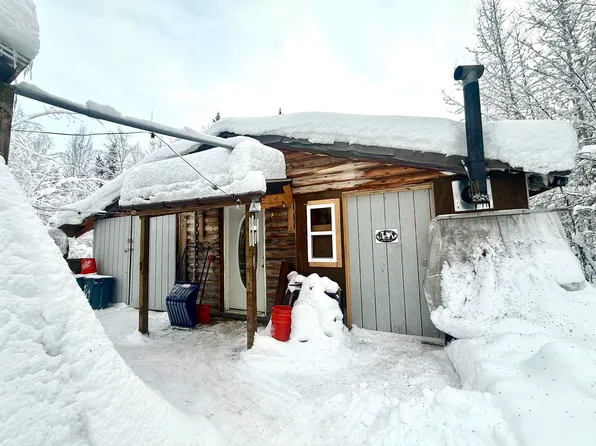 419 N Grange Hall Rd, Fairbanks, AK 99712
