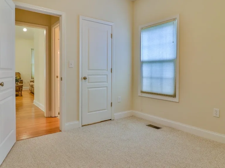 221 Rothesay Ln — Photo 13