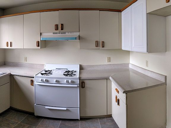 4th image of 221 W Plymouth St APT 1