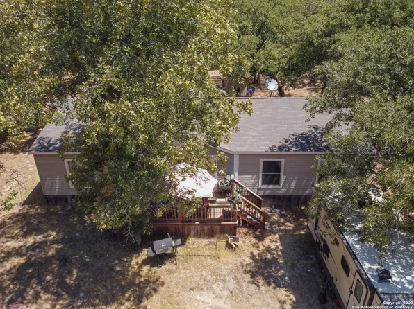 233 ENCINO TORCIDO, Adkins, TX 78101