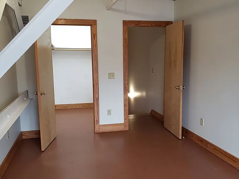 116 Pleasant St — Photo 8