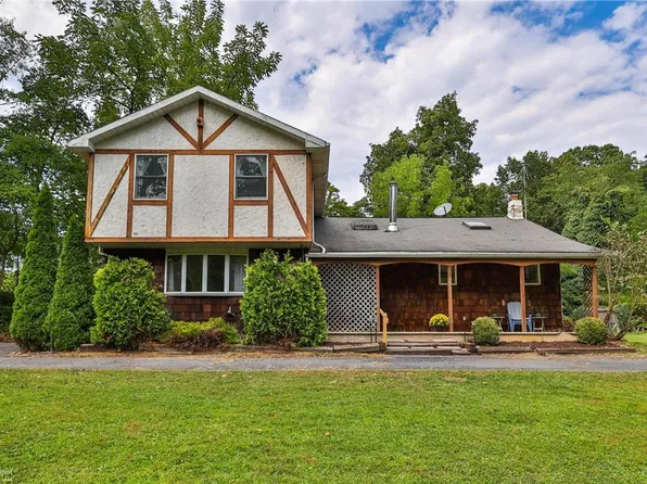 3264 Birch Rd, Bath, PA 18014