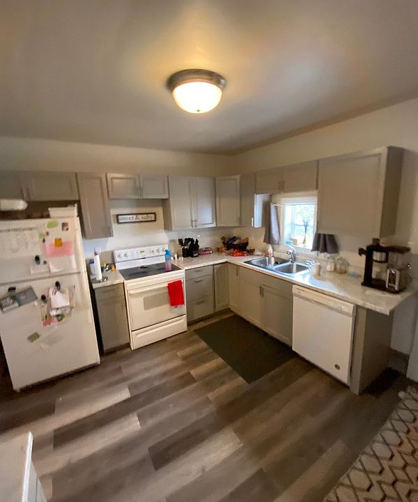 2nd image of 729 Glen Oak St
