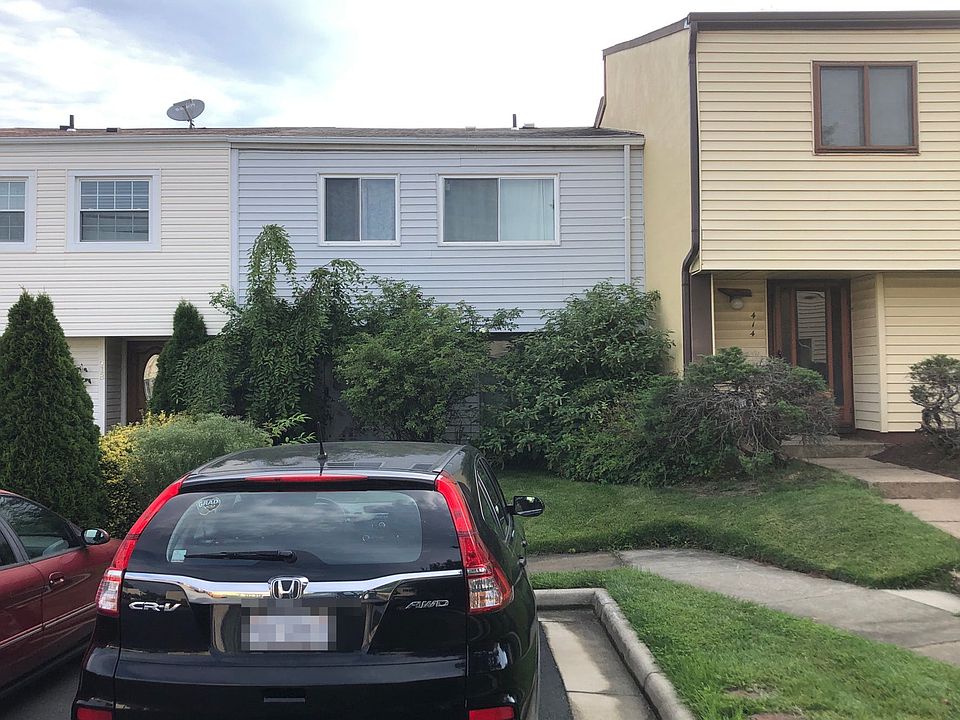 1st image of 416 Spruce Ct