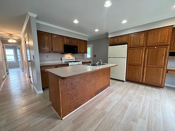 5th image of 1203 Woodridge Dr