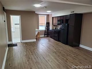 3rd image of 524 Merrick Rd Floor 2