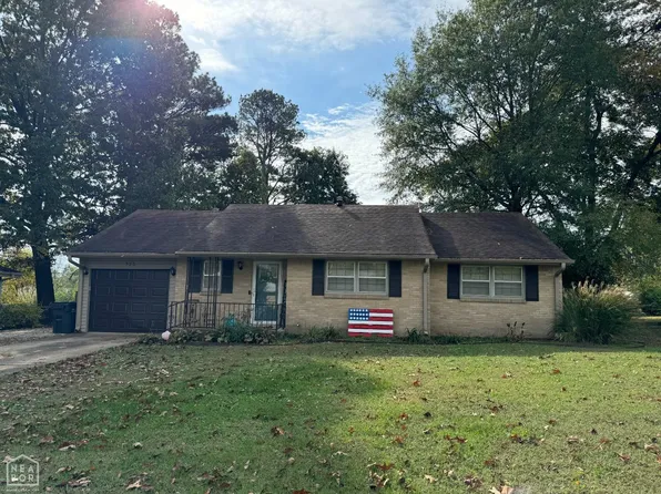 725 Locust Dr, Jonesboro, AR 72401