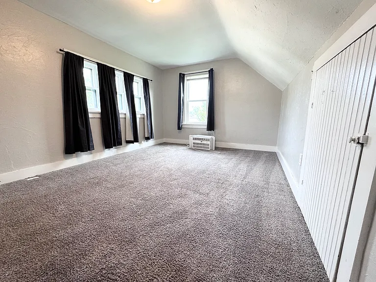 108 N Main St — Photo 14