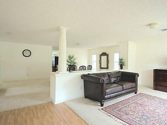 3rd image of 1810 Carriage Club Dr