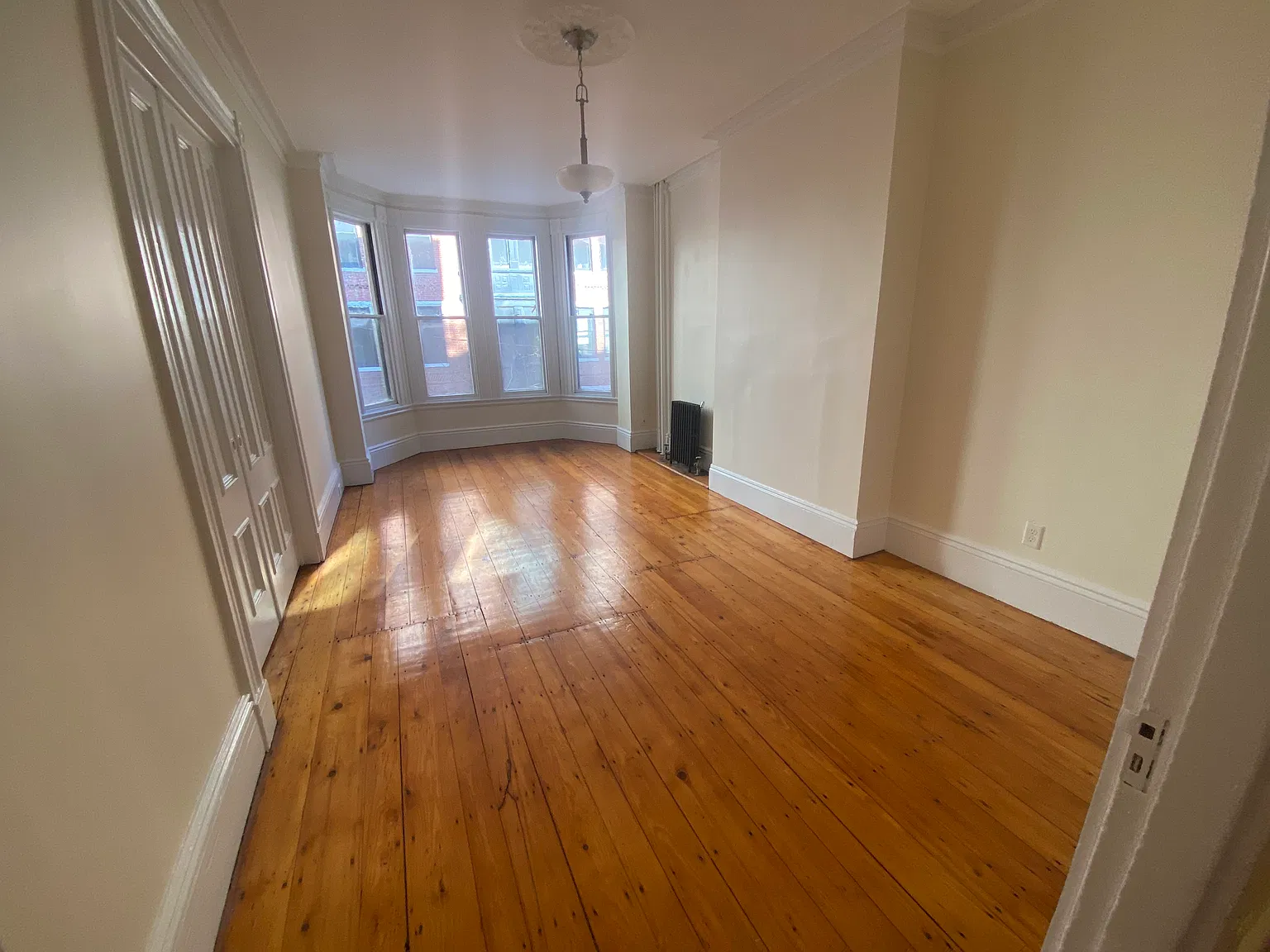 3 bed, $4,800 — Photo 4