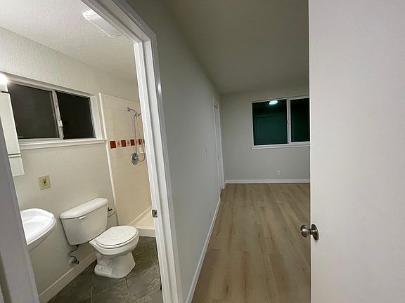 4th image of 440 N 20th St