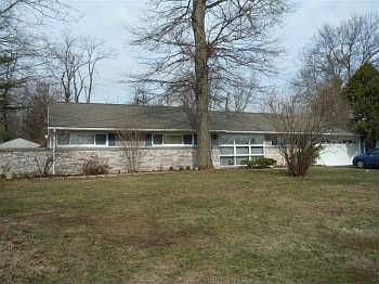 1st image of 140 Apple Lane Dr