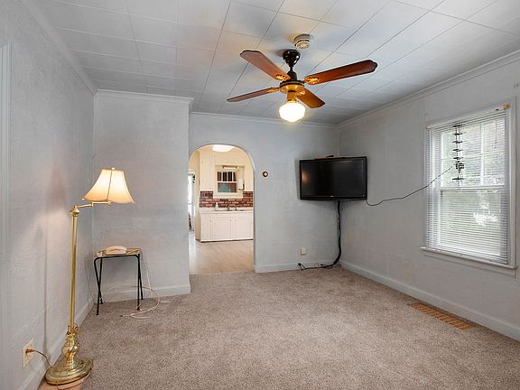 3rd image of 316 W G Ave