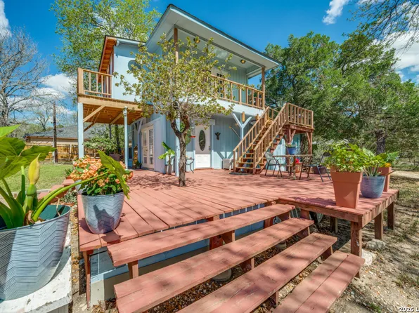 1723 Medina Circle, San Antonio, TX 78264