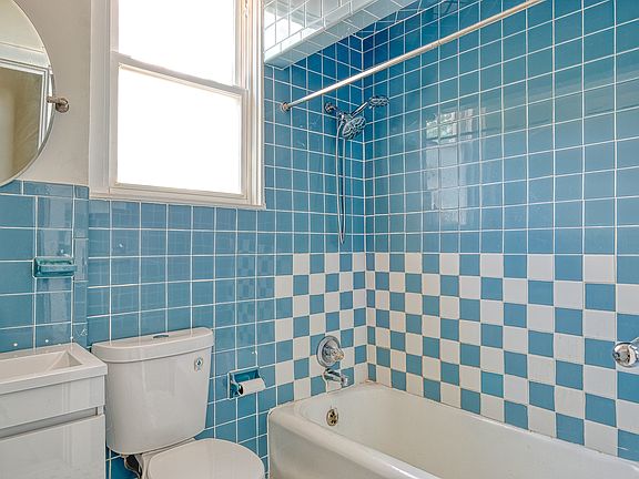 3rd image of 146 Main St APT 2
