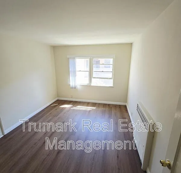 919 N Glendale Ave #12 — Photo 22