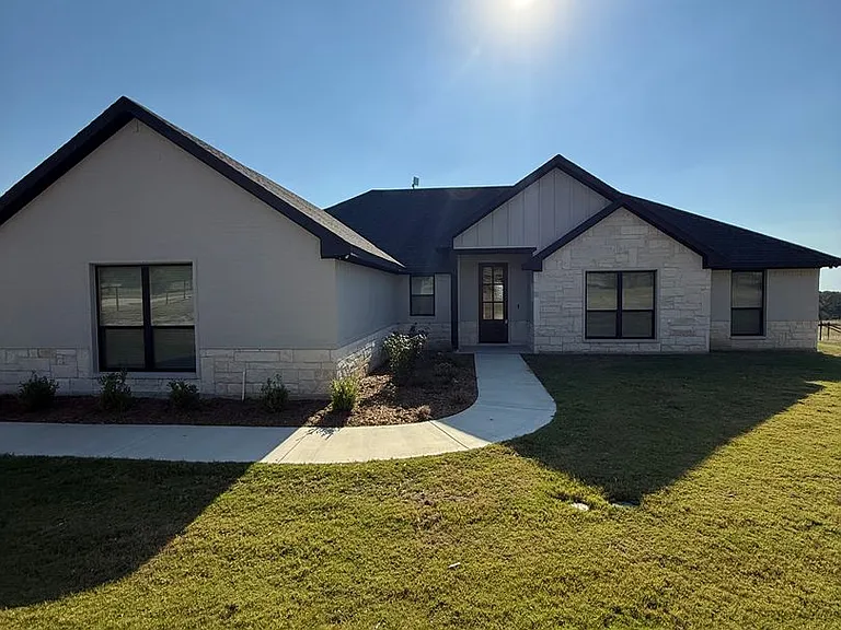 401 Old Authon Rd — Photo 2