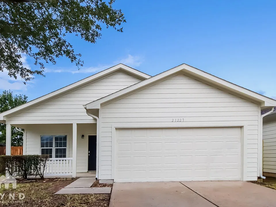 21227 Peachvine Ln