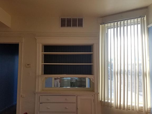 3rd image of 2931 S Emerald Ave