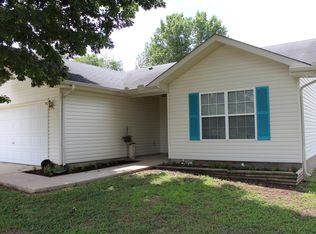 709 Hollandale Rd, La Vergne, TN 37086