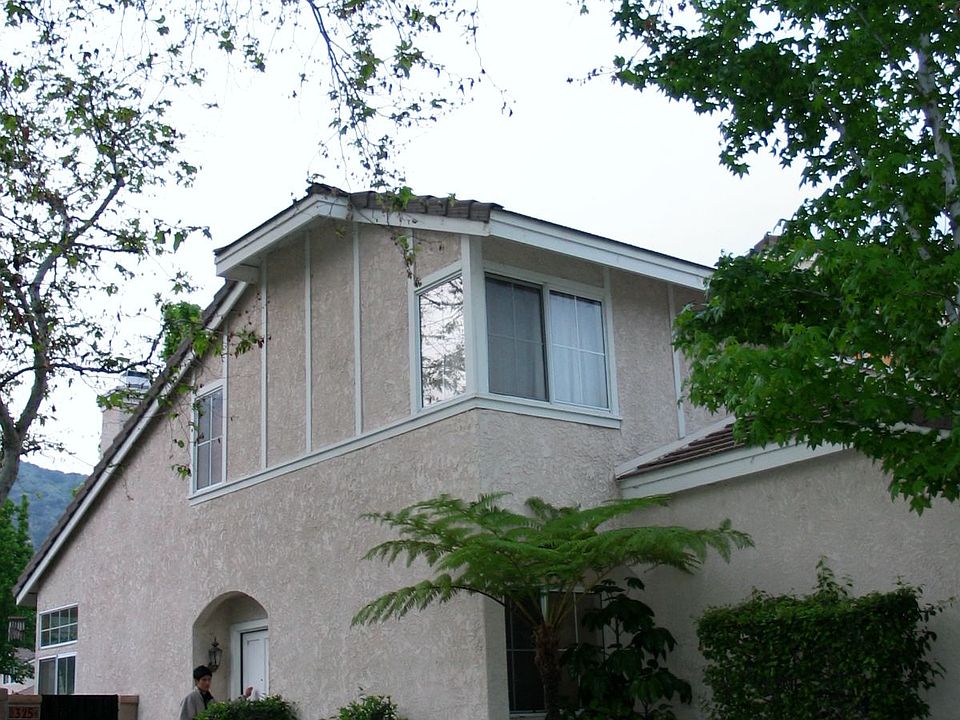 1st image of 325 Wildflower Ct
