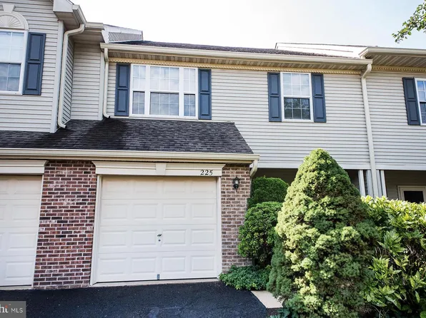 225 Deerfield Ct, New Hope, PA 18938