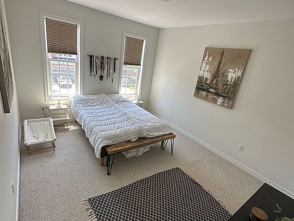 4th image of 24 Valmont Ave