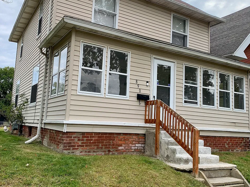 890 Prouty Ave