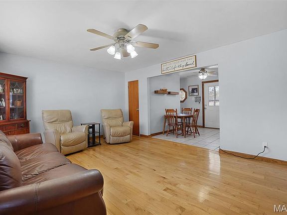 5th image of 1345 Acredale Dr
