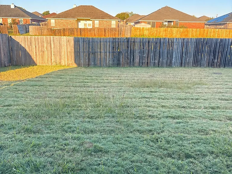 6704 Griffith Loop — Photo 12