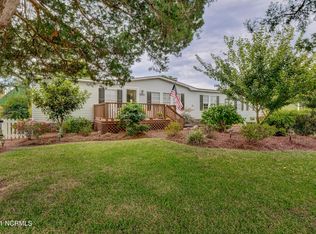 413 7th St N, Carolina Beach, NC 28428