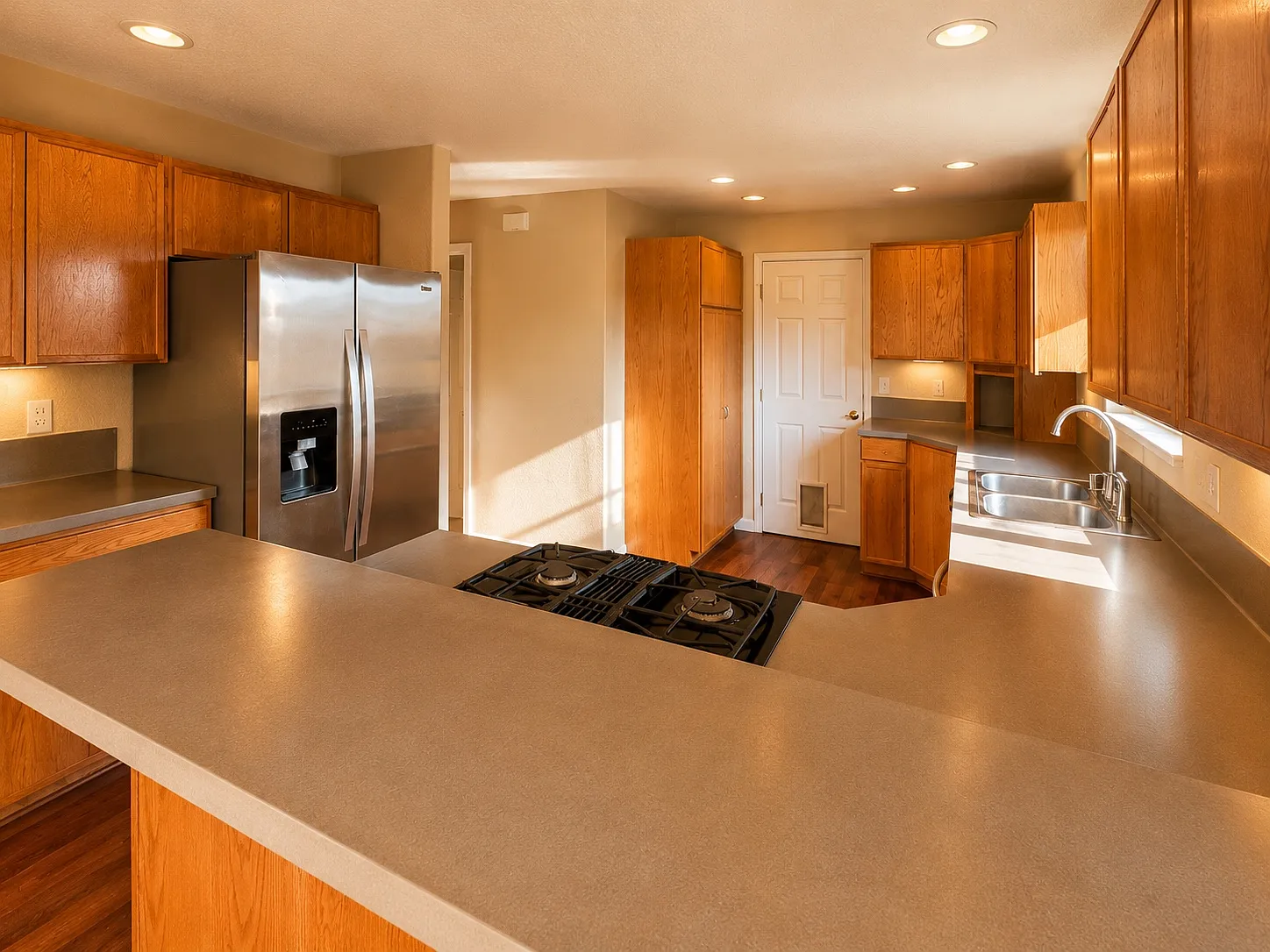3 bed, 2.5 bath, 1796 sqft, $2,699 — Photo 4