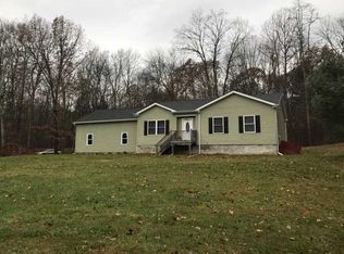 97 Cardinal Rd, Hyde Park, NY 12538