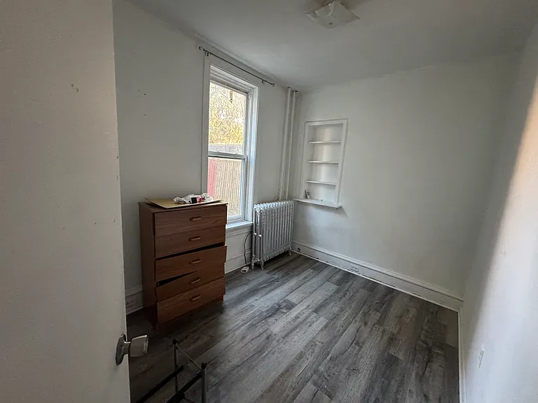 29 N 8th St #1 — Photo 5