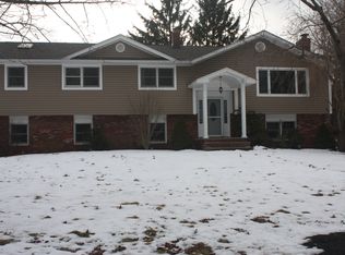 1 Georgian Rd, Randolph, NJ 07869