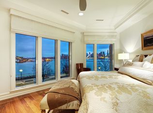 3 Henley Pl, Weehawken, NJ 07086