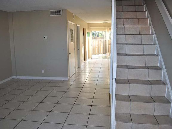 4th image of 2520 N Andrews Ave APT 304