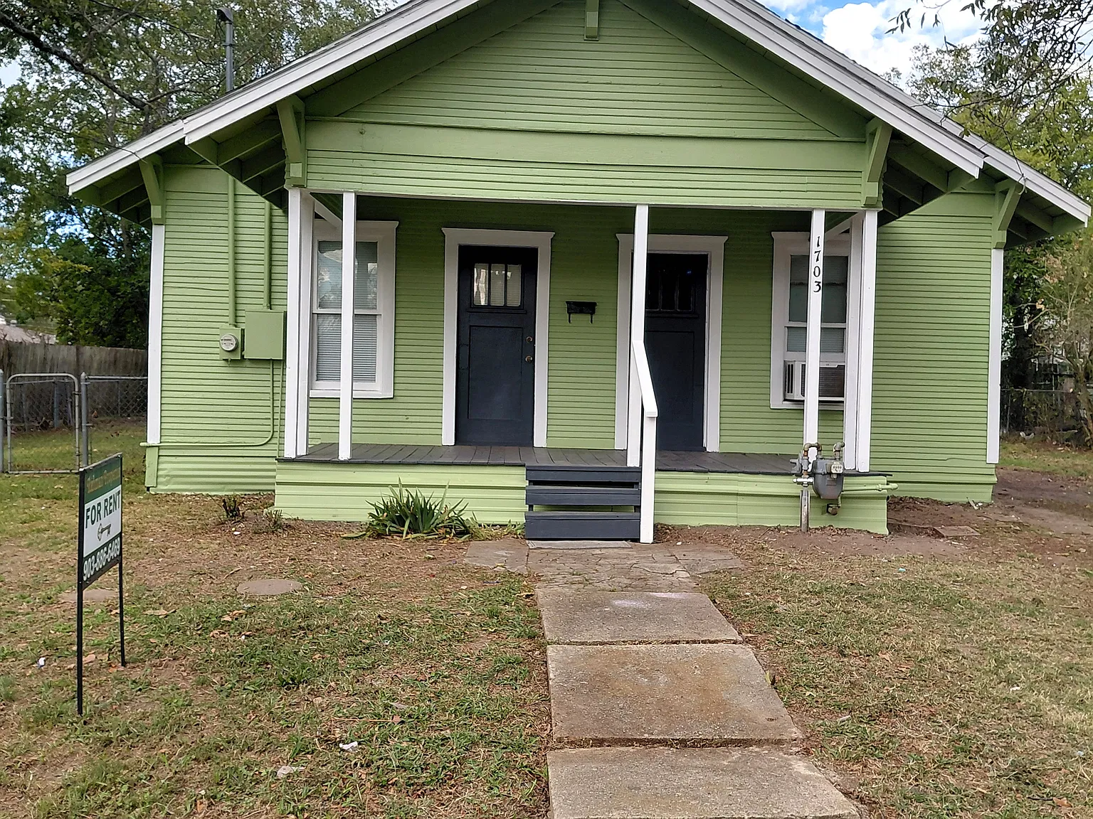3 bed, 1400 sqft, $1,250 — Photo 1