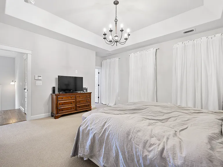 6063 Chester Way — Photo 12