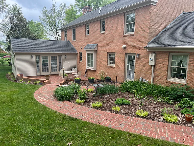 1192 Round Meadow Dr — Photo 3