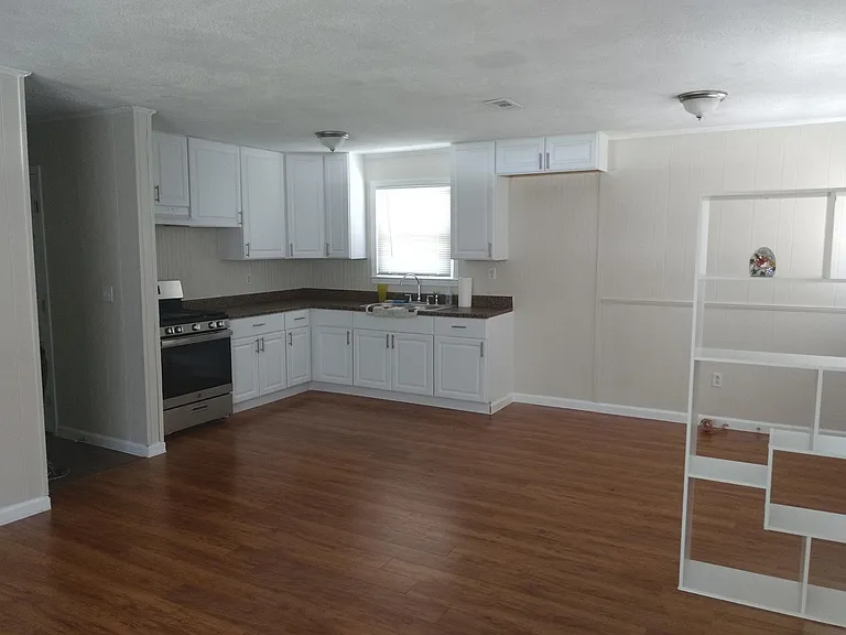 606 King St — Photo 5
